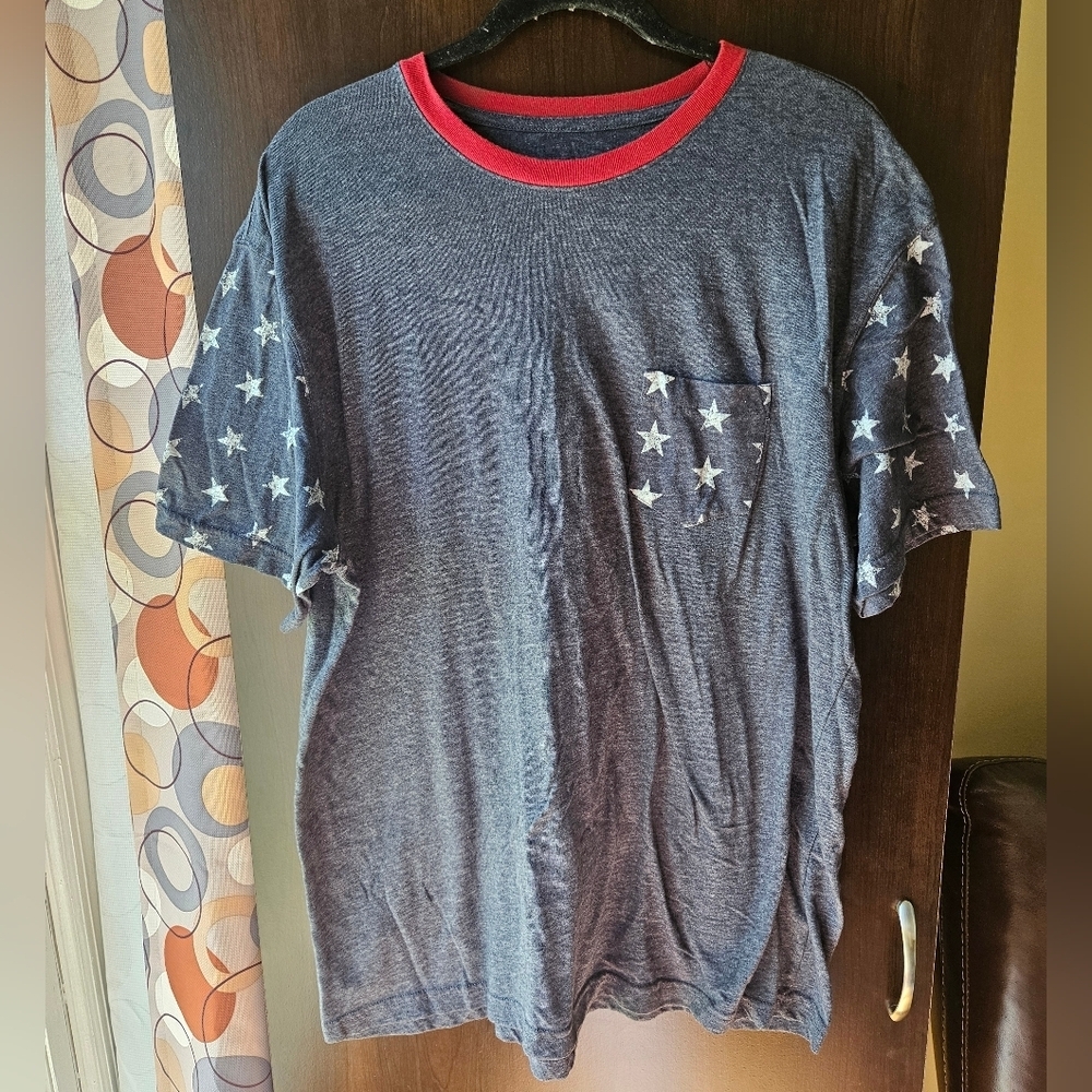 Men's Star Patterned Blue T-Shirt with Red Collar Size XL